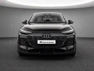 Audi Q6 e-tron Sportback Advanced edition 83 kWh 252 PK · Sportstoel lederen bekleding · Winterpakket · Trekhaak elek. wegklapbaar