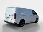 Ford E-Transit Custom 320 L1H1 Trend 71 kWh 136pk | 0,99% rente | Nieuw te bestellen
