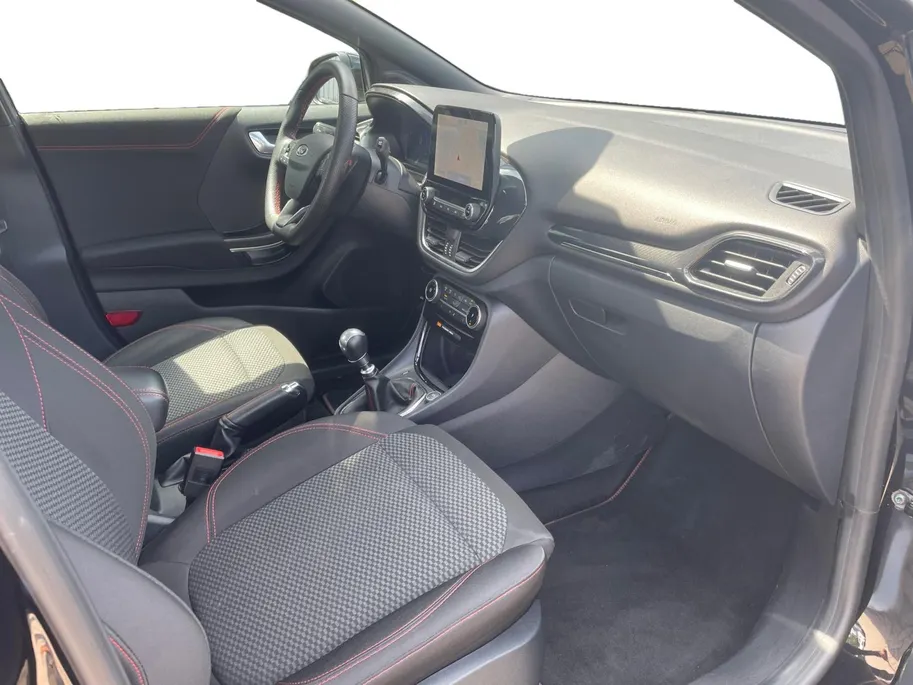 Ford Puma 1.0 EcoBoost Hybrid ST-Line | Trekhaak | Stuur stoel en voorruitverwarming | Navigatie | Lm velgen