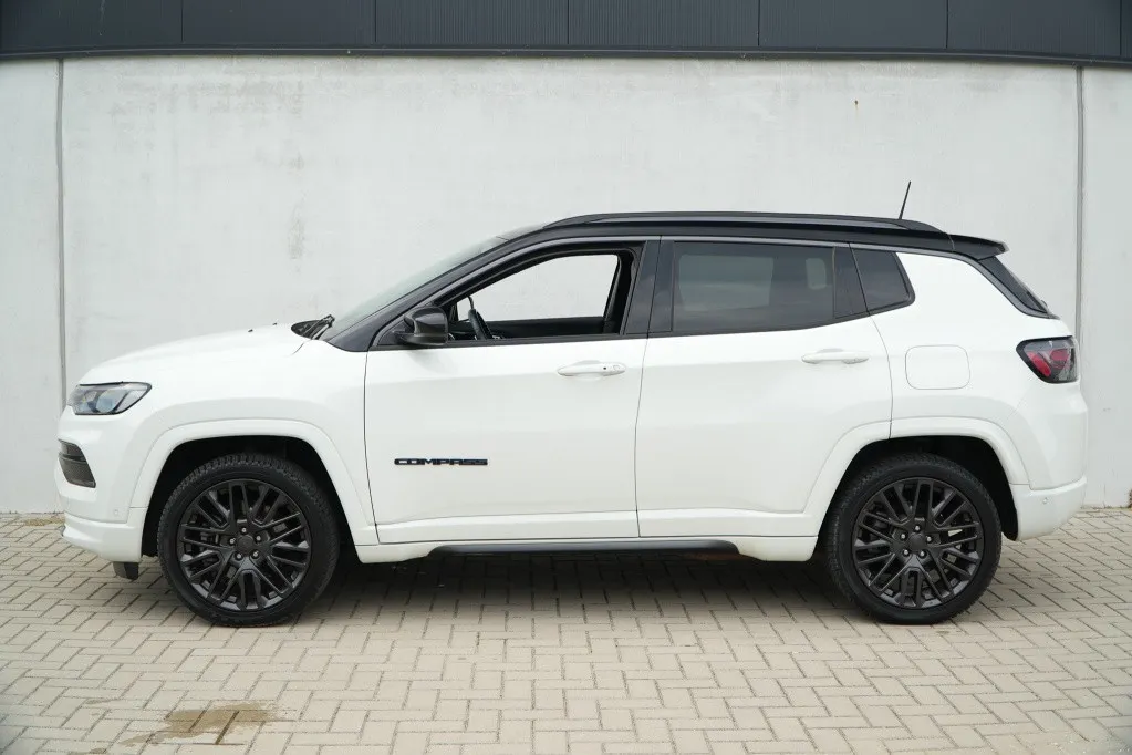 Jeep Compass 4xe 240 PK Hybrid S | Leder | Pano | Navi | Winter | Cam | 19'
