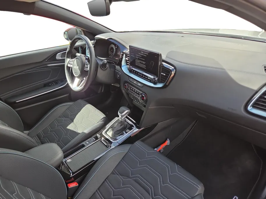 Kia Ceed Sportswagon 1.0 T-GDi MHEV Design Edition | Zeer compleet | Stoel & stuurverwarming | Achteruitrijcamera | JBL audio | Adaptieve cruise control | Elektrische achterklep | Fabrieksgarantie | NAP