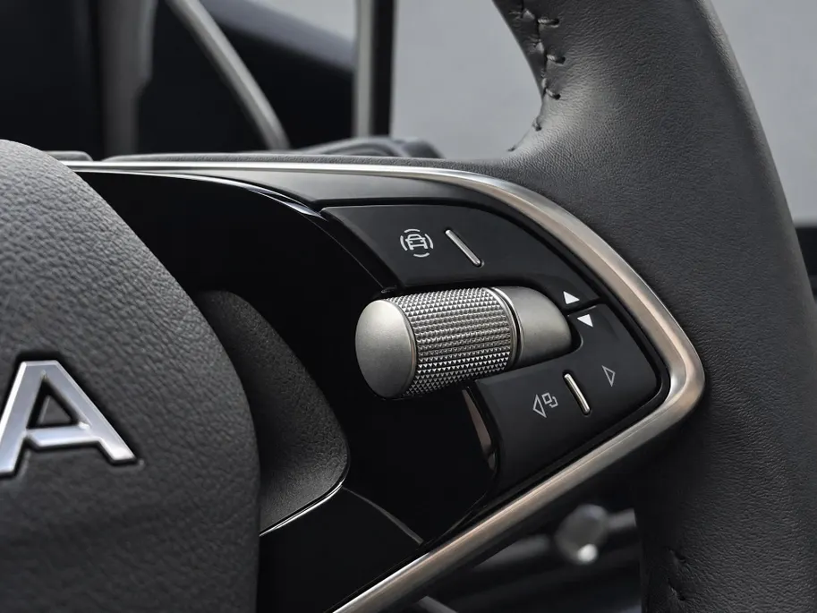 Škoda Kodiaq 1.5 TSI 150pk DSG MHEV Business Edition 7p. · Panoramadak · Wegklapbare Trekhaak · 7 Persoons · Camera · Apple/Android Car Play · 18'' Inch · Garantie t/m 01-07-2030 of 100.000km