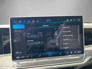 Volkswagen Passat Variant 1.5 eHybrid 272pk DSG R-Line Edition · Panoramadak · Inklap. Trekhaak · 360 Camera · Keyless · Matrix LED · Elek. Achterklep · Head-Up Display · Garantie t/m 13-11-2030 of 100.000km