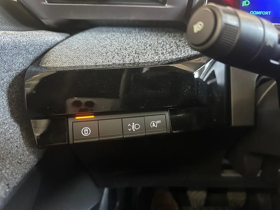 Renault Clio Techno | 1.800,- Euro Voorraadkorting | Camera | Climate Control﻿ | Draadloze oplader | 18 Inch velgen | Dode hoek Detectie | Sfeerverlichting