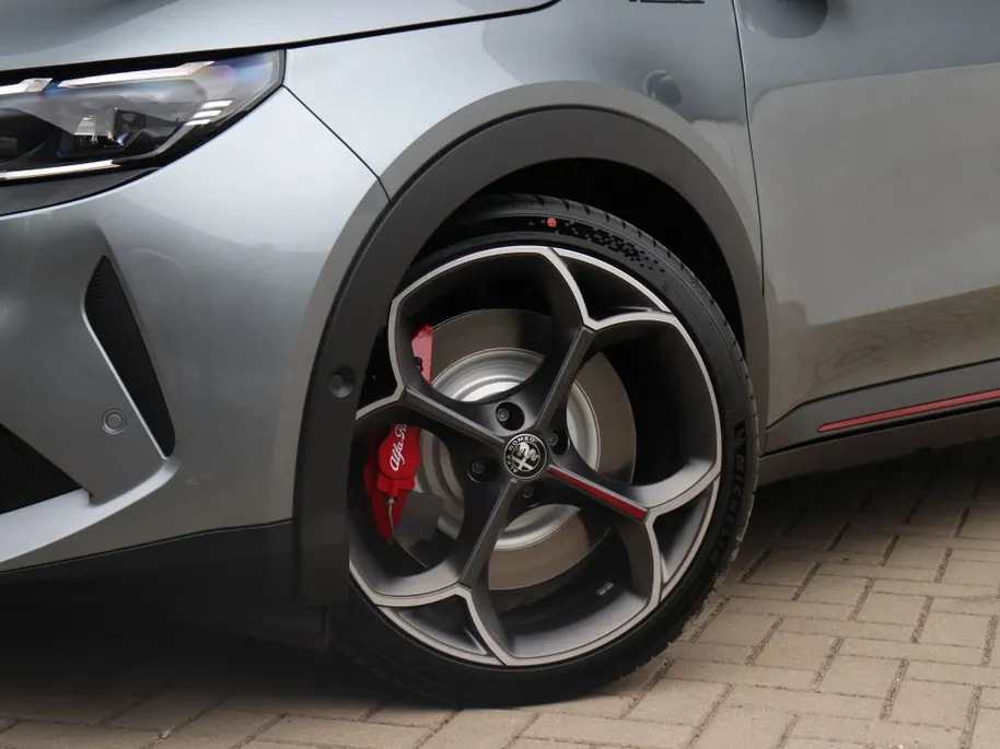 Alfa Romeo Junior Veloce 54 kWh 280 PK | Sport Pack | Techno Pack | 20'