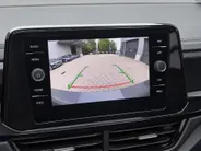 Volkswagen T-Roc 1.5 TSI 150pk DSG R-Line · Panoramadak · Camera · Dodehoeksensor · Keyless · Apple/Android Car Play · 19'Velgen ·