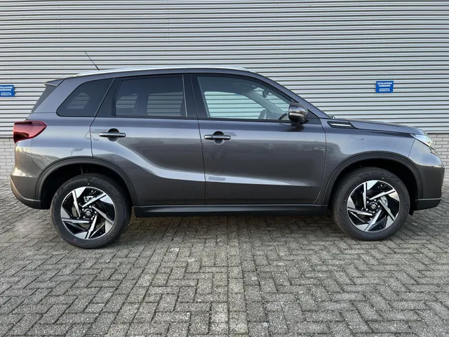 Suzuki Vitara 1.4 Boosterjet Style Smart Hybrid | Direct uit voorraad leverbaar | Climate Control | 17'LM | Lederen Interieur