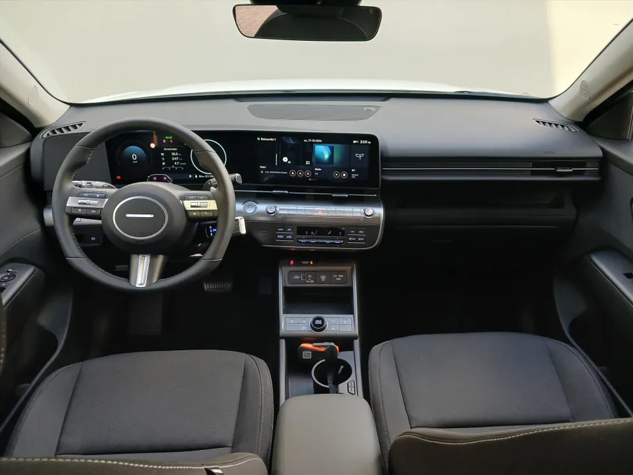 Hyundai Kona 64,8 kWh 204pk Pure Edition + Comfort Pack / DIRECT LEVERBAAR! / Demonstratieauto / 19' velgen!