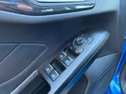 Ford Focus Wagon 1.0 EcoBoost Hybrid ST Line Style | Navigatie | Panorama Dak | Stoel/Stuur/Voorruitverwarming | Apple Carplay / Android Auto | Panorama Dak | Adaptieve Cruise Control | Lichtmetalen Velgen |
