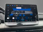 Volkswagen Golf 1.5eTSI/150PK Life Edition · Apple/Android Car Play · Navigatie · Head-Up display · Stoel-& stuurverwarming · Garantie t/m 21-04-2030 of 100000km.