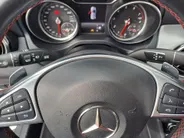 Mercedes-Benz GLA 180 Business Solution AMG AUTOMAAT | Trekhaak | Schuif/kanteldak | Navigatie | Camera | AMG-styling | Climate | Sensoren | Apple Carplay/Android Auto | Cruise | Stoelverwarming
