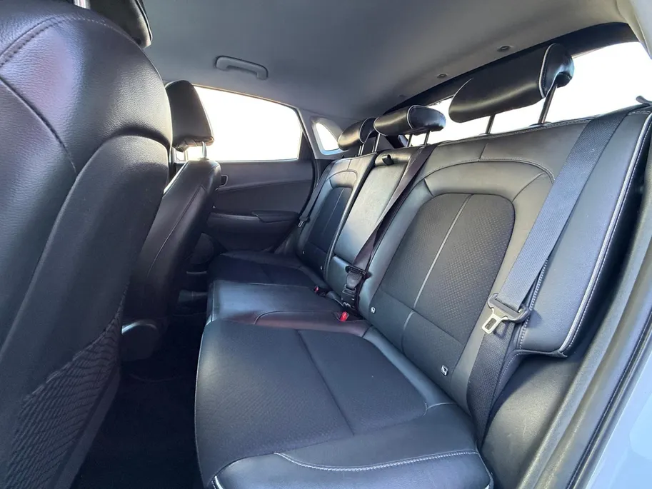Hyundai Kona 1.6 GDI HEV Premium 105PK AUTOMAAT | Navigatie | Trekhaak| Two Tone| Climate Control| Stuur verwarming| Stoel verwarming|