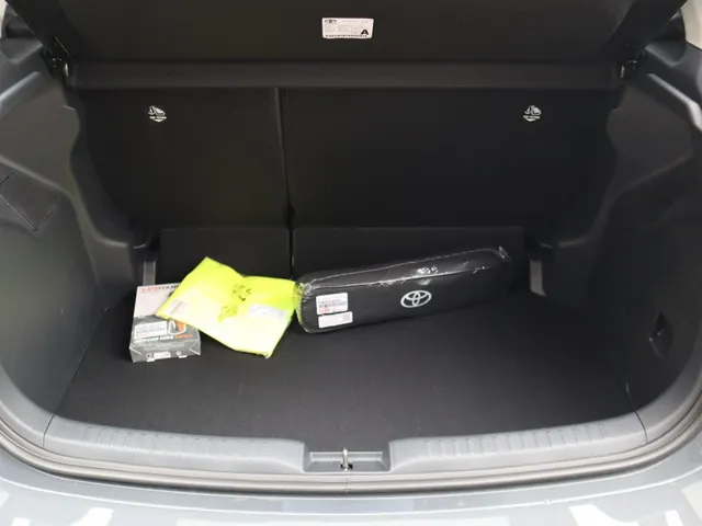 Toyota Yaris 1.5 Hybrid 115 Dynamic | V+A Parkeersensoren | Stoel & Stuur Ver