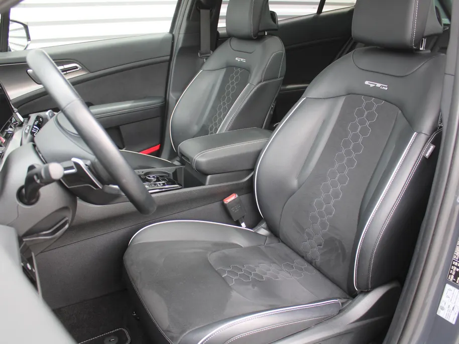 Kia Sportage 1.6 T-GDi Hybrid GT-Line | Stuur-/stoelverwarming | Elek. stoelverstelling + achterklep | Schuifdak | 18" LM | Cruise adapt. | Camera |