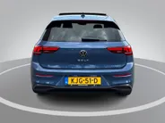 Volkswagen Golf 1.5 eHybrid Life Edition Panoramadak · Achteruitrijcamera · Draadloze telefoonlader · Stuur- & Stoelverwarming