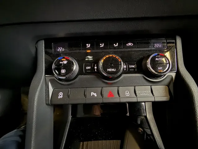 Škoda Karoq 1.5 TSI ACT Amb.Bus. NL auto | Navigatie