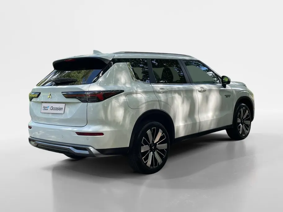 Mitsubishi Outlander 2.4 PHEV First Edition | NAVI | 4X4 | YAMAHA GELUID | LEER/ALCANTARA | DUAL CLIMATE |