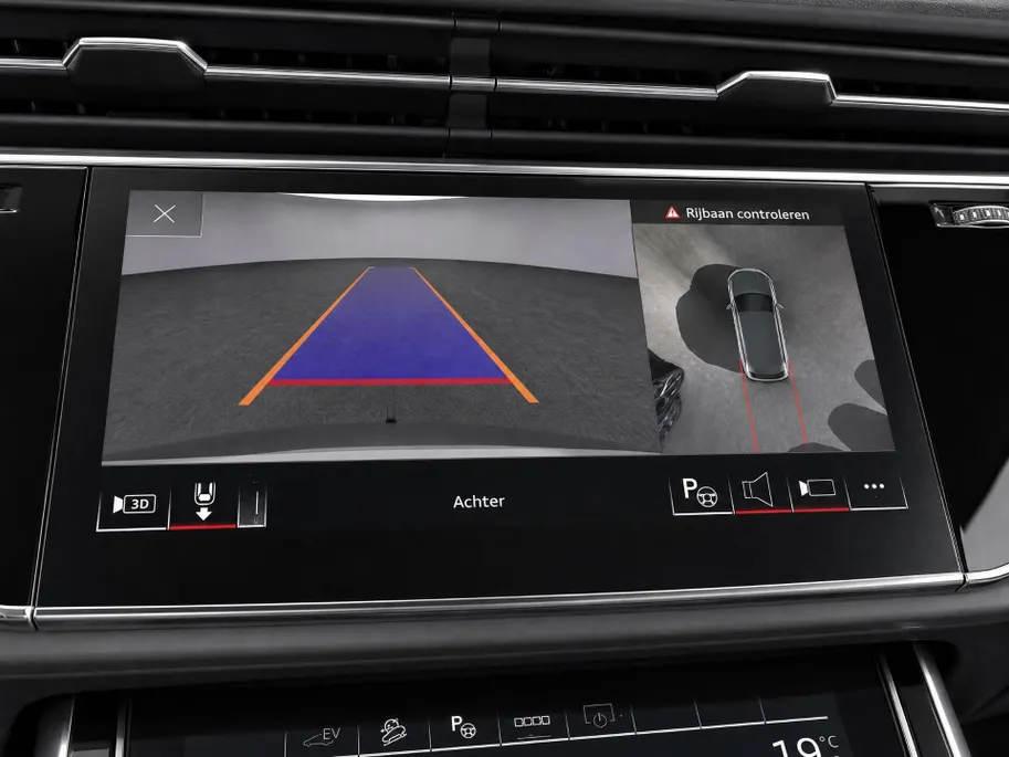 Audi Q7 55 TFSIe 280kW/381PK quattro S Line · Panoramadak · Trekhaak · Luchtvering · 360gr camera · Dodehoeksensor · 21'' · Servosluiting · Adaptive Cruise Control ·