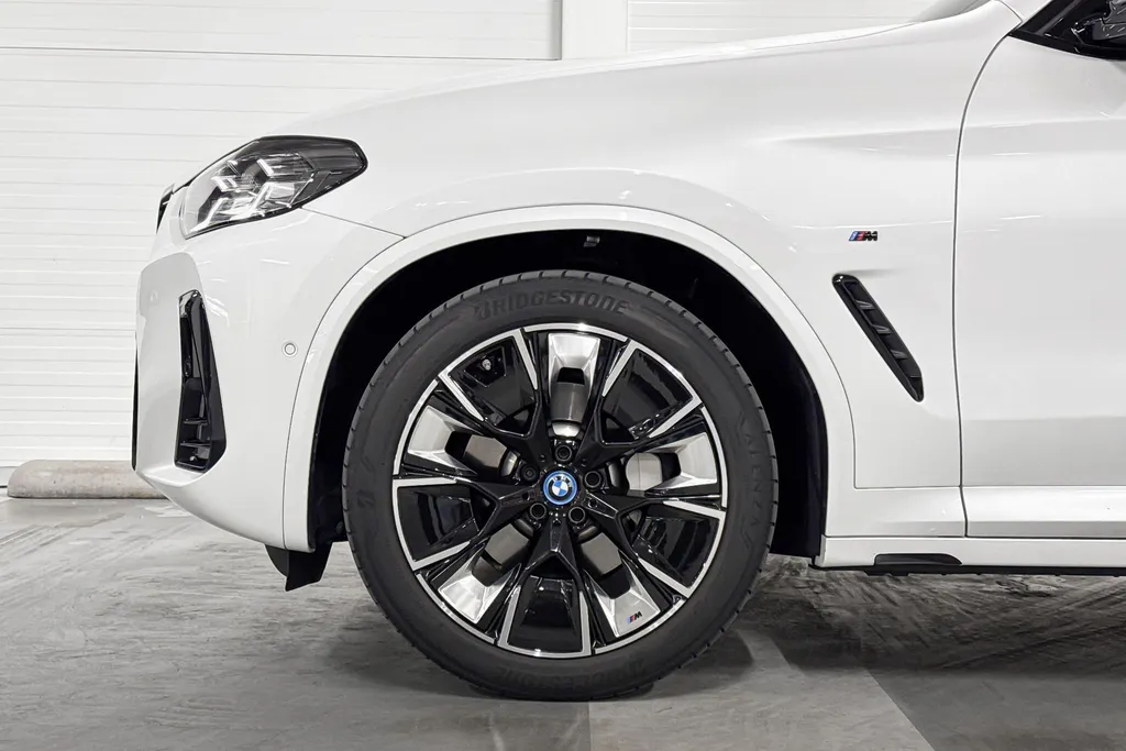 BMW iX3 High Executive Edition
