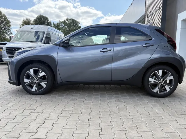 Toyota Aygo X Hybrid 115 play | Go Pack