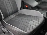 Volkswagen Tiguan 1.4 TSI 245pk DSG eHybrid R-Line Business · Panoramadak · 360 Camera · Wegklapbare Trekhaak · Stoelverwarming · Matrix LED · Head-Up · 19'' Inch ·