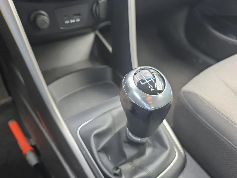 Hyundai i30 1.6 GDI Go! | 1e eigenaar | Volledig onderhouden! | Navigatie | Cruise Control | Achteruitrijcamera | Elektr. ramen | Climate Control | 12 maanden garantie!