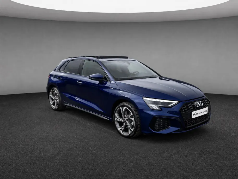 Audi A3 Sportback 40 TFSIe 150kW/204PK S Line · Panoramadak · Leder · Camera · Apple/Android Car Play · Drive select