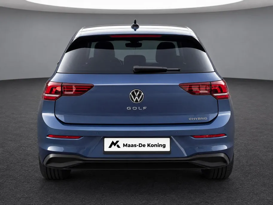 Volkswagen Golf 1.5 eHybrid 204pk DSG Life Edition · Camera · Keyless · Apple/Android Car Play · Stoelverwarming · Apple/Android Car Play · Garantie t/m 17-05-2030 of 100.000km