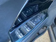 Kia e-Niro DynamicPlusLine 64 kWh Climate control | Stoel,- en stuurverwarming | Parkeercamera | Cruise control | Elek. schuif/kanteldak | 16 inch LM velgen |