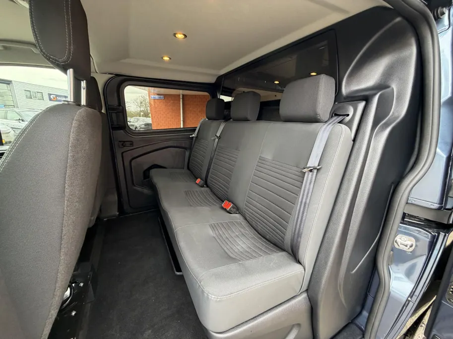 Ford Transit Custom dubbele cabine 320 2.0 TDCI L1H1 Limited