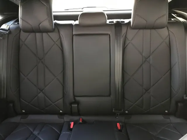 DS 7 1.6 PHEV 300 4x4 Pallas