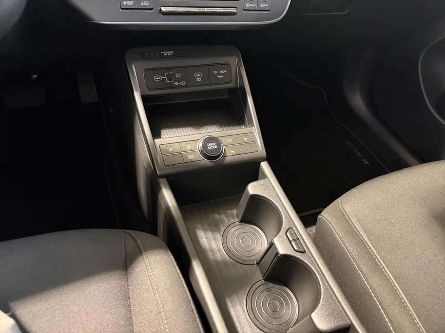 Hyundai Kona 1.6 GDI HEV Comfort Smart | Navigatie| Stoel/Stuurverwarming| Elektrische achterklep| Achteruitrijcamera| Parkeersensoren v+a |