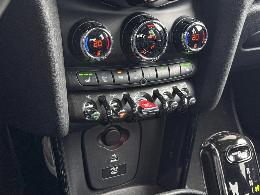 MINI Cooper 5-deurs 1.5 Cooper MINI Yours