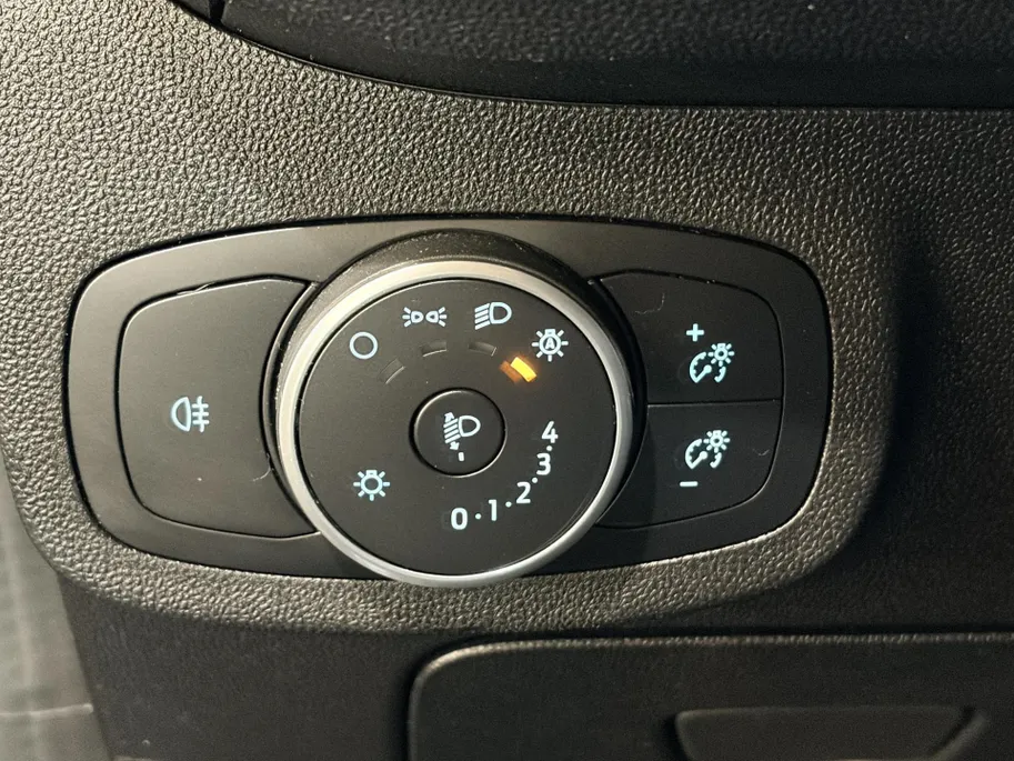 Ford Fiesta 85PK Trend | 1e eigenaar | Navi | Cruise Control | Airco | DAB | Apple CarPlay/Android Auto | Parkeersensoren | Elektrische Ramen & Spiegels | Licht Sensor |