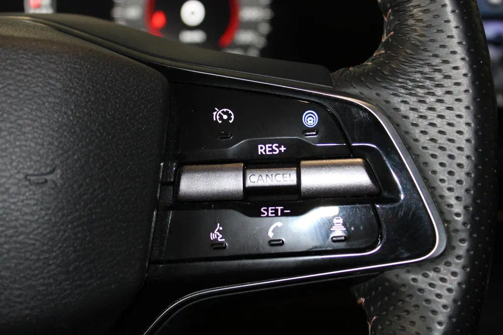Nissan ARIYA Advance 91 kWh | Electrische stoel verstelling | Apple carplay & Android auto | Navigatie | Parkereersensoren v+a | 360grd camera | Kameleon kleur | 22kw lader | Bi-led verlichting |