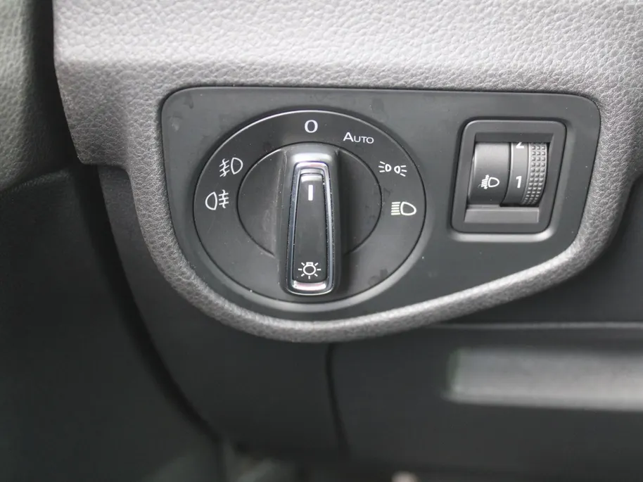 Volkswagen Golf Sportsvan 1.4 TSI Sound | Automaat | Navi | Trekhaak | 16” LM | Stoelverwarming | Cruise adapt. | All seasons | Apple CarPlay/Android Auto |