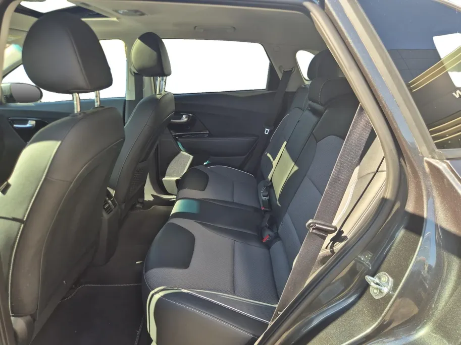 Kia e-Niro DynamicPlusLine 64 kWh | Airco | Navi | Camera | Stoelverwarming | Stuurverwarming | Schuifdak |