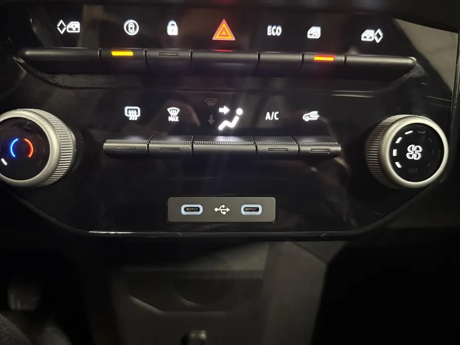 Dacia Spring Extreme 65 26.8 kWh AUTOMAAT CAMERA APPLE CARPLAY ANDROID AUTO HOGE INSTAP AIRCO CRUISE CONTROLE PAS 8000KM