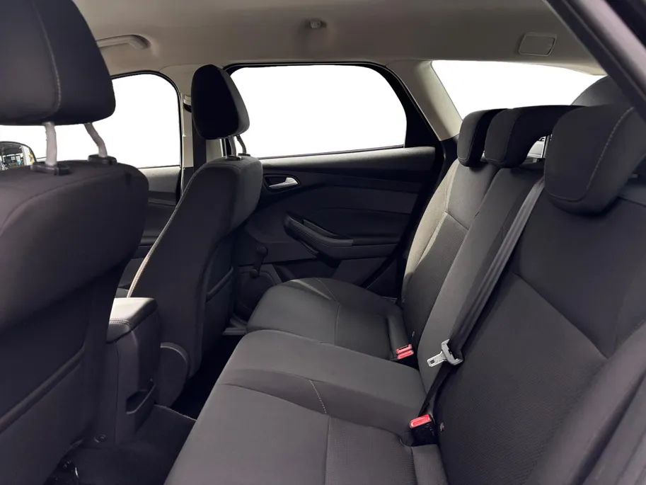 Ford Focus Wagon 1.0 Trend Edition | Nieuwe Distributieriem | Navigatie | Voorruitverwarming | Parkeersensoren | Cruise Control | 12 maanden garantie! |