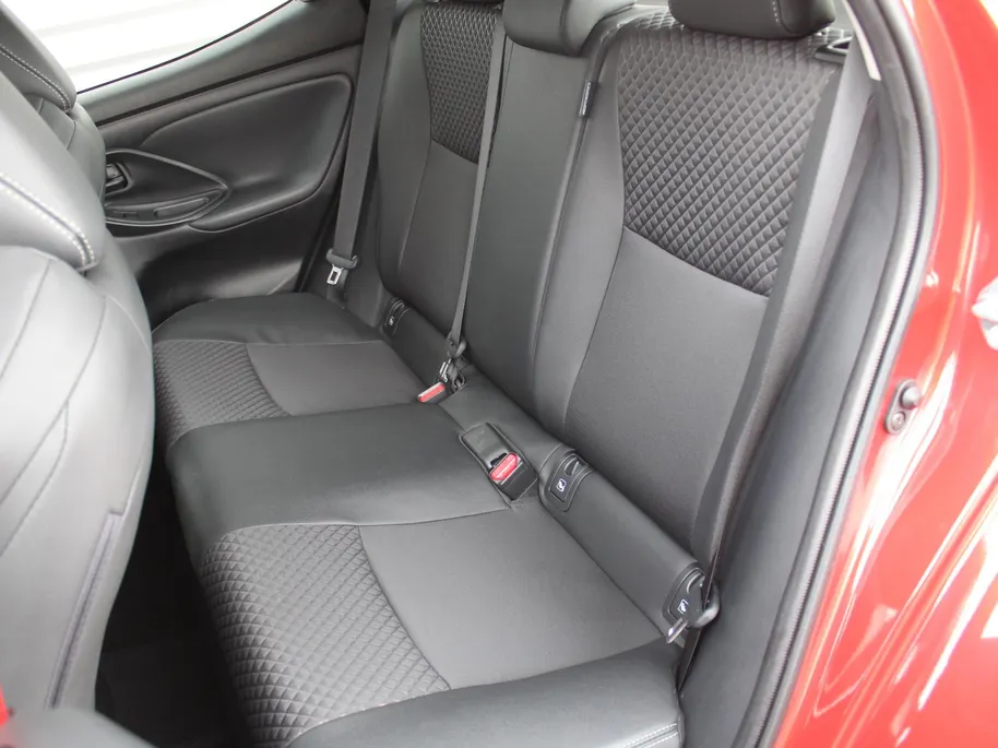 Mazda 2 Hybrid 1.5 Agile | Comfort pakket | 15' LM | Stuur/-stoelverwarming | Carplay | Cruise adapt. |