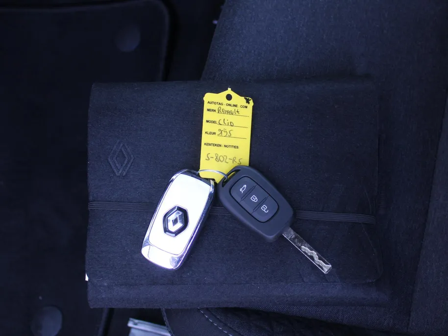 Renault Clio 1.0 TCe 90 Equilibre | Automaat | Apple Carplay | Android Auto | Stoel verwarming | PDC | Cruise | LED | Privacy Glass | BTW auto |