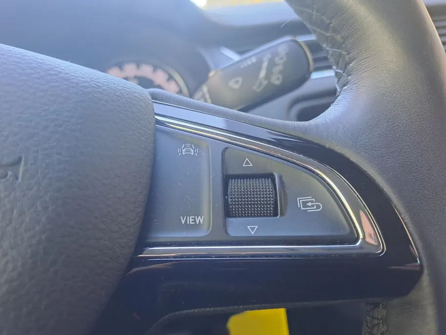 Škoda Octavia Combi 1.0 TSI Greentech Business Edition | Navigatie | Cruise Control | LM Velgen  | Apple Carplay/Android Auto | Parkeersensor achter | DAB