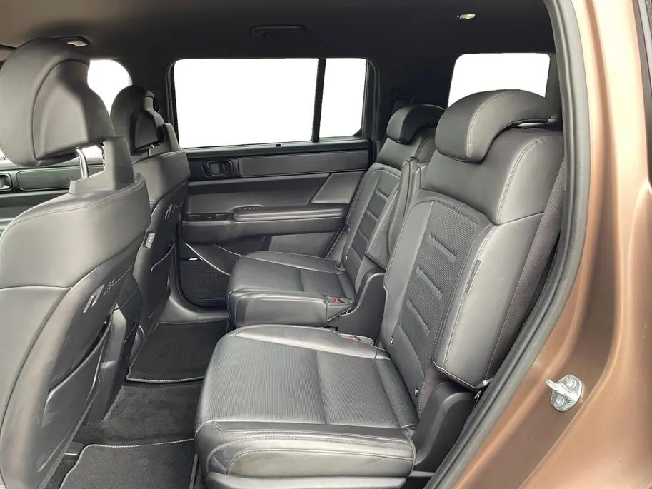 Hyundai Santa Fe 1.6 T-GDI PHEV Black Line 4WD 6p | Trekhaak | Leder | Stoelverwarming + koeling | 360 Camera