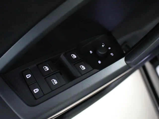 Audi Q3 Sportback 45 TFSI 245PK S-Line S-Tronic Navigatie | 360 camera | Gunner Velgen | Stoelverwarming