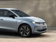 Volkswagen ID. Polo Life First Edition 52 kWh accu, 211 PK · Achteruitrijcamera · Draadloze telefoonlader · Stuurwiel verwarmd · Stuurwiel multifunctioneel ·