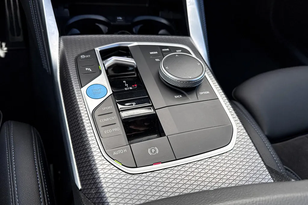 BMW i4 eDrive35 70 kWh