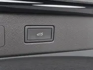 Volkswagen T-Roc 1.5eTsi/150PK R-Line · Trekhaak · Camera · Navigatie · Apple/Android Car Play · Keyless · Stoelverwarming · Garantie t/m 23-03-2028