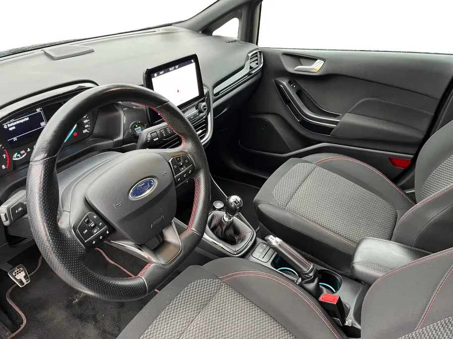 Ford Fiesta 1.0 EcoBoost ST-Line |Apple Carplay/Android Auto|lichtmetalen velgen 17'| Spoiler| Voorruitverwarming|12 maanden Bovag garantie|