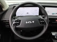 Kia EV6 Edition Advanced 77.4 kWh | Stuur-/stoelverwarming | BTW | Camera | Cruise adapt. | Elektr. achterklep + stoelbediening | 20' LM | 17% bijtelling |