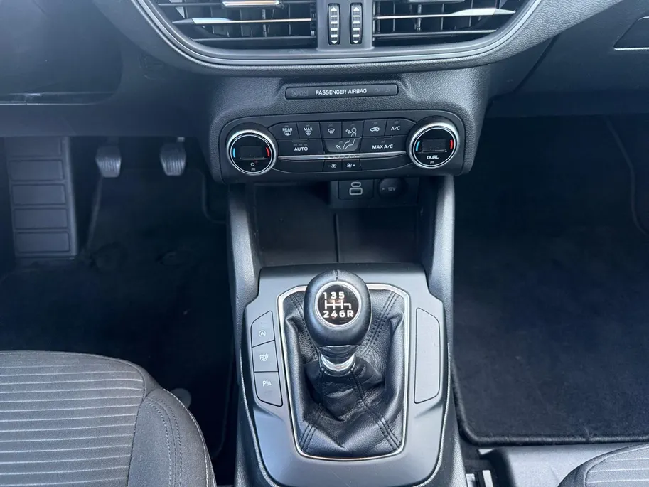 Ford Focus Wagon 1.0 EcoBoost Hybrid Titanium | 1e Eigenaar | Dealer onderhouden | Navigatie | Cruise Control | Android Auto/ Apple Carplay | Climate Control | Keyless | 12 maanden garantie!